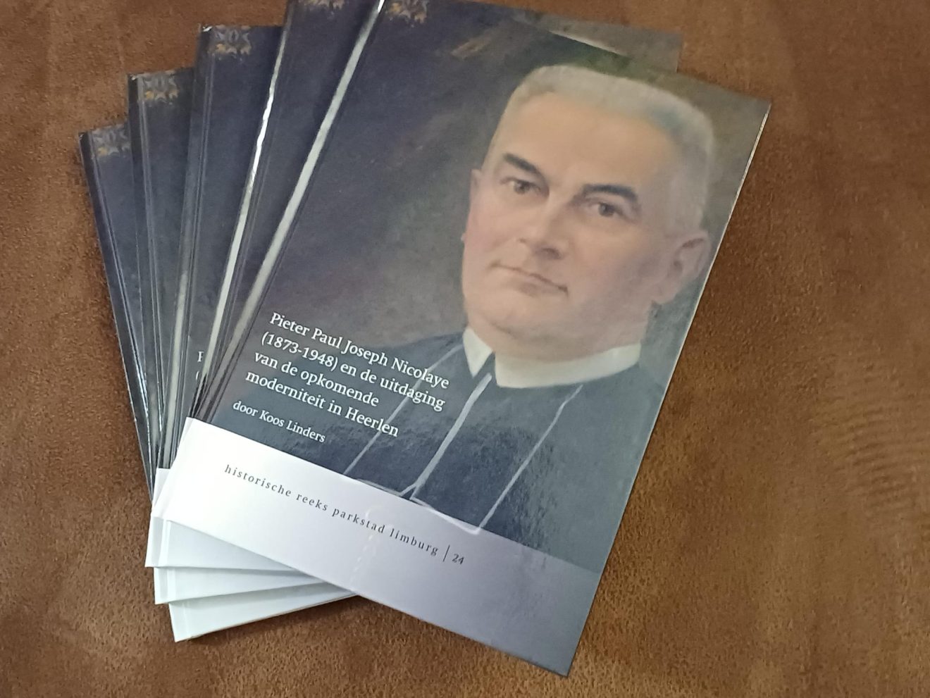 Deel 24 van de Historische Reeks Parkstad ‘Pieter Paul Joseph Nicolaye (1873-1948) en de uitdaging van de opkomende moderniteit in Heerlen’ door Koos Linders